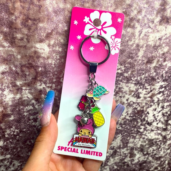 Hawaii kawaii hello kitty my melody Sanrio LIMITED EDITION HAWAII 🌺 keychain - Picture 1 of 3